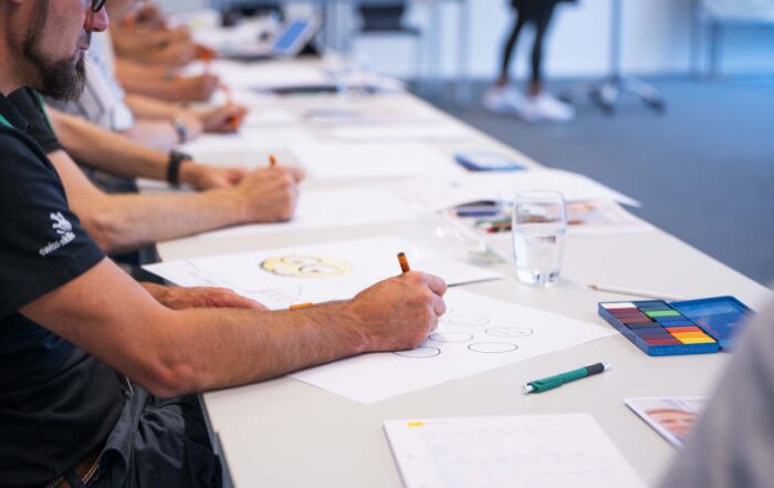 Wenn sich ein Berufsbild wandelt, braucht es mehr als kosmetische Korrekturen. Dies gilt auch für die Prüfungen, die praxisnah aufgebaut sein müssen.