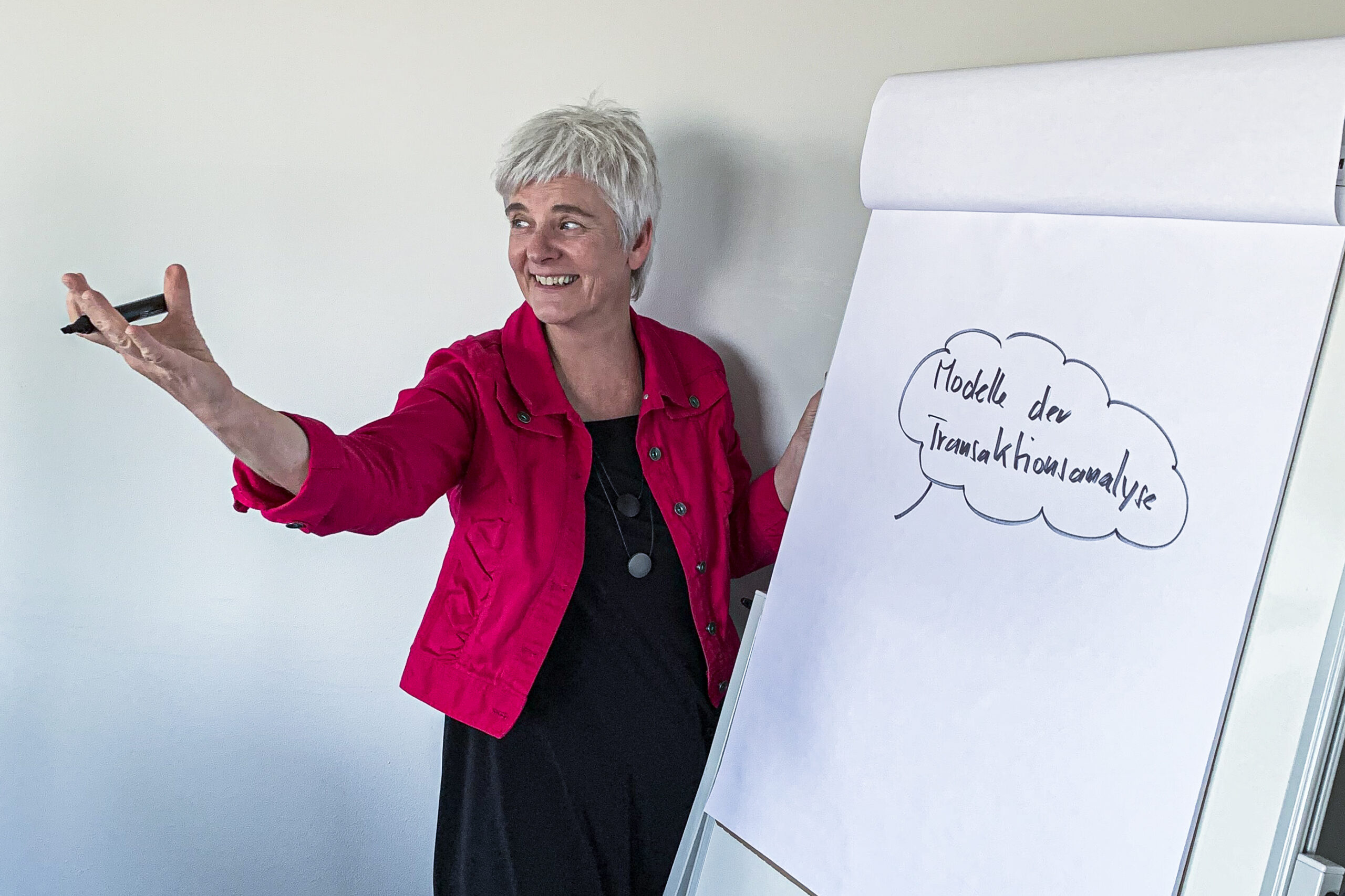 Cornelia Nellen – Mitglied der Geschäftsleitung der LWO und stark engagiert in der Thematik Transaktionsanalyse: «Es ist ein Aufbruch, die Transaktionsanalyse in der Schweiz sichtbarer, zugänglicher und stärker vernetzend zu positionieren.»