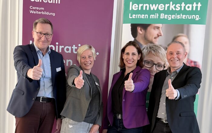 v.l.n.r. Bruno Umiker, Geschäftsführer und Nadin Leonhard, Angebotsverantwortliche von Careum Weiterbildung, Diana Binder Wettstein, Co-CEO und Daniel Herzog, Co-CEO der Lernwerkstatt Olten