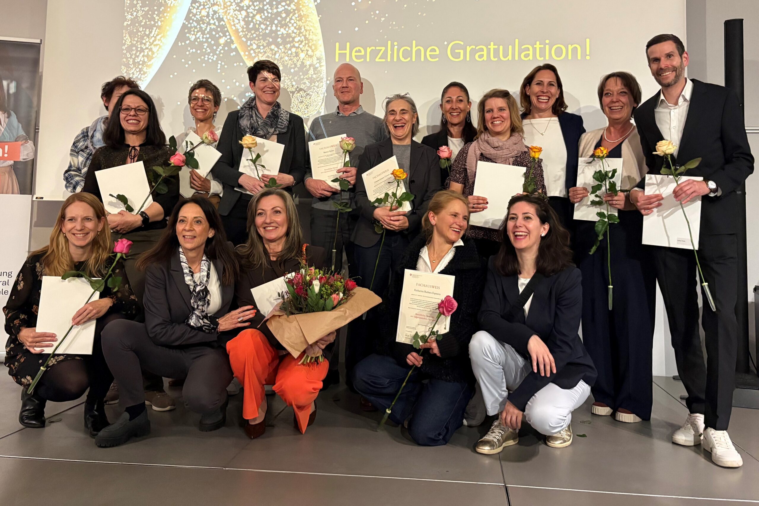 An der Diplomfeier für die Betrieblichen Mentorinnen und Mentoren konnten 18 Absolventinnen und Absolventen der Lernwerkstatt Olten (LWO) ihren erfolgreichen Abschluss feiern.